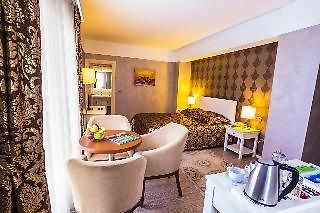 Kesos Hotel ทรับซอน ภายนอก รูปภาพ