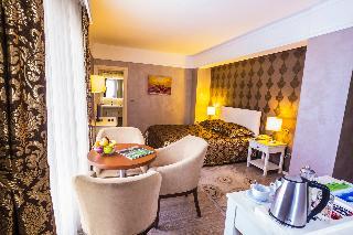 Kesos Hotel ทรับซอน ภายนอก รูปภาพ
